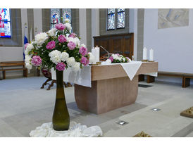 Altar- und Straßenschmuck zu Fonleichnam (Foto: Karl-Franz Thiede)